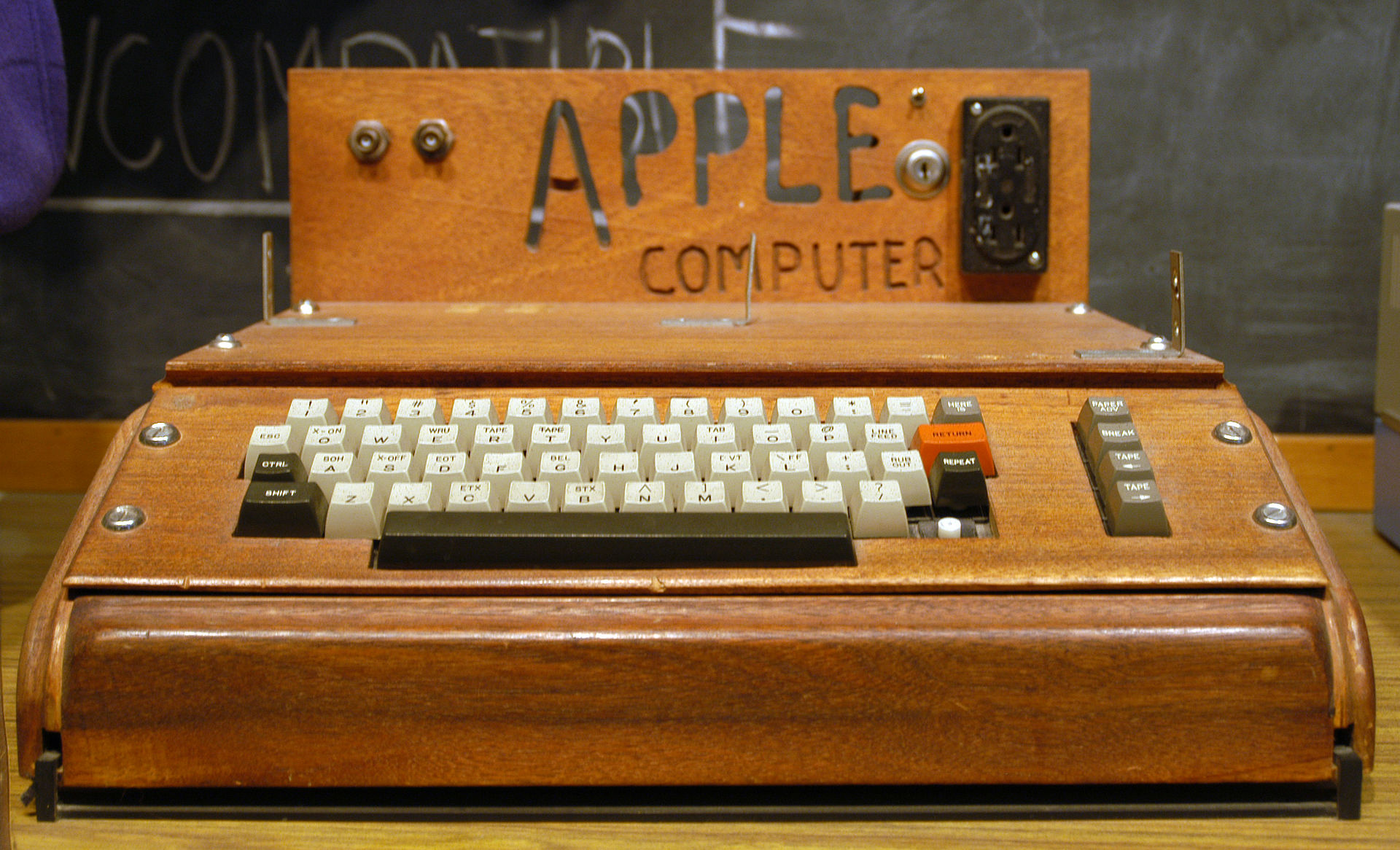 Apple Created On This Day In Technology History February 19 1987